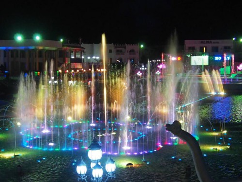Поющий фонтан в парке «Голливуд» в Шарм-эль Шейхе 